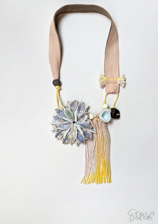 Collar de la serie Aves por Cecilia Borghi / Necklace from Birds series by Cecilia Borghi Collar de la serie Aves por Cecilia Borghi / Necklace from Birds series by Cecilia Borghi