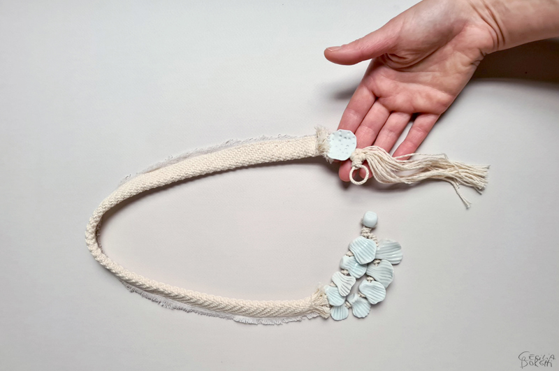 Collar de porcelana por Cecilia Borghi / Porcelain necklace by Cecilia Borghi Collar de porcelana por Cecilia Borghi / Porcelain necklace by Cecilia Borghi